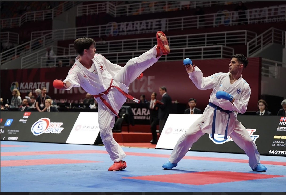 Adrian Lopez Salas imponerte i Kina.